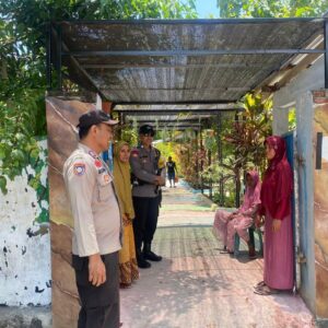 Patroli Pengamanan Wisata, Polsek Madapangga Berikan Himbauan Kamtibmas Kepada Pengunjung