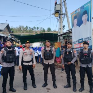 Personel Operasi Mantap Praja (OMP) Rinjani 2024 Polres Bima Kota Amankan Kampanye di Kecamatan Rasanae Timur