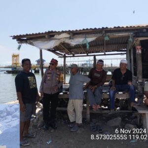 Polsek Sape Gelar Program Cooling System di Desa Bugis untuk Jaga Keamanan Jelang Pilkada Serentak 2024