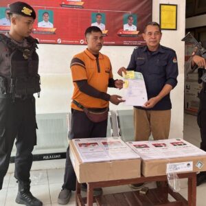 Cegah Guankamtibmas di Gudang Logistik KPU, Satgas Preventif OMP Polres Laksanakan Pengamanan Kedatangan Logistik Pilkada