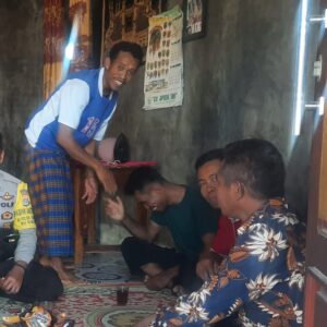 Menyongsong Pilkada Damai, Bhabinkamtibmas Polsek Donggo Optimalkan Cooling System