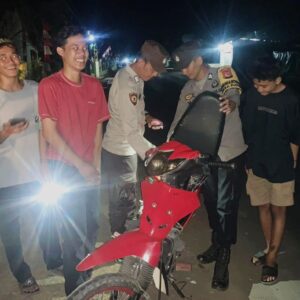 Cipta Kondisi Menjelang Tahapan Pilkada Serentak  2024, Polsek Sanggar Menggelar  Razia dan Sweeping