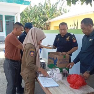 Unit Reskrim Polsek Soromandi, Soromandi Dampingi Tim Bea Cukai Laksanakan Razia Peredaran Rokok Ilegal