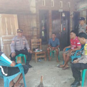 Kapolsek Bolo, Temui Warga Sampaikan Himbauan Kamtibmas dan Sosialisasi Pilkada Damai