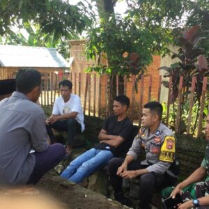 Cooling System, Bhabinkamtibmas Polsek Soromandi Imbau Warga Bersinergi Menuju Pilkada Damai