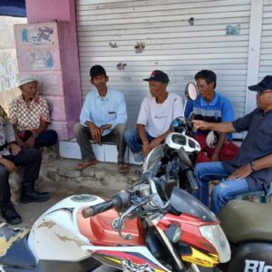 Menuju Pilkada Sejuk dan Damai, Bhabinkamtibmas Polsek Woha Intens Temui Warga Sampaikan Himbauan Kamtibmas