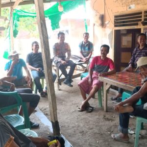 Bhabinkamtibmas Polsek Madapangga Aktif Laksanakan Cooling System Menjelang Pilkada