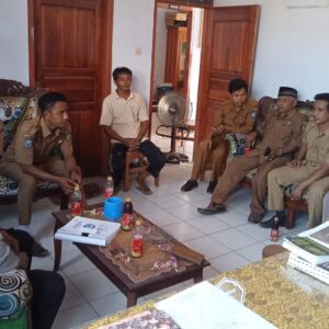 Cooling System, Bhabinkamtibmas Polsek Soromandi Sinegri Bersama Perangkat Desa dan Masyarakat Wujudkan Pilkada Damai