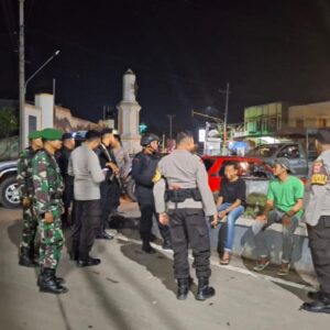 Sinergitas TNI-POLRI, Wujudkan Pilkada Damai Polsek Woha Gelar Patroli Gabungan