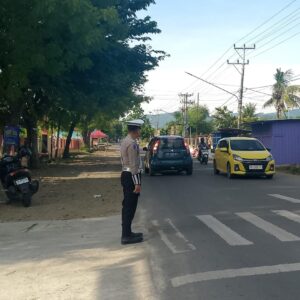 Pelayanan Ikhlas, Satlantas Polres Bima Laksanakan Rawan Pagi di  Simpang Jalan dan Sekolahan