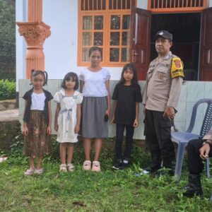 Personel Polsek Donggo Dikerahkan, Amankan Ibadah Jum,at Agung di Gereja Kemah Injil Bukit Sion