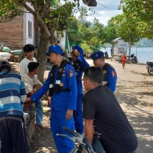 Sambangi  Warga di Wilayah Hukumnya Satpolairud  Imbau Warga Jaga Kamtibmas