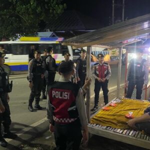Dipimpin Pawas, Unit Patmor Satsamapta  Polres Bima Cegah Potensi Kerawanan Kamtibmas, Gelar Patroli Malam Hari