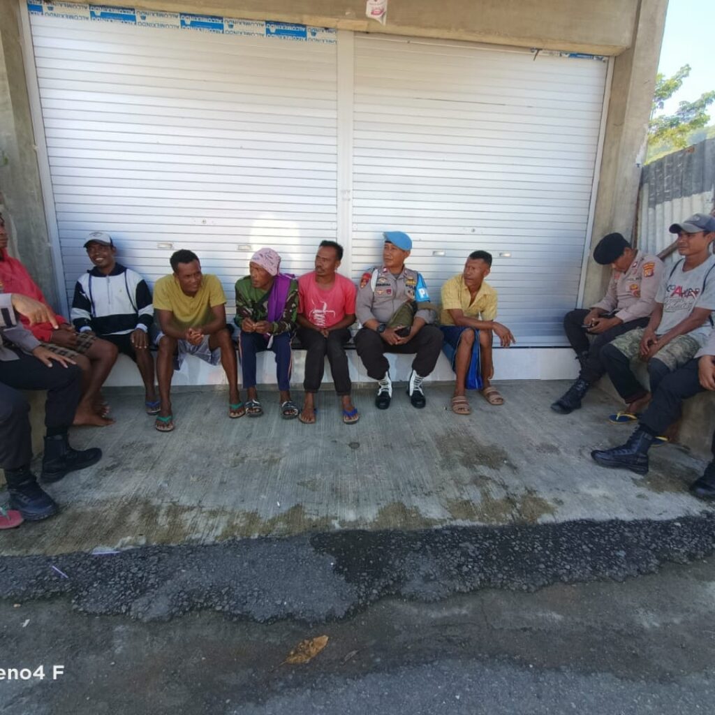 Polsek Asakota Gelar Jum’at Curhat Bersama Warga Tolotongga, Kelurahan Ule