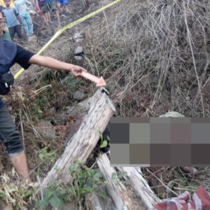 Respon Laporan Masyarakat, Polsek Sape Evakuasi Mayat Petani di Gunung