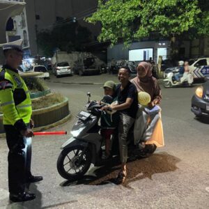 Sat Lantas Polres Bima Kota Gelar Blue Light Patrol dan Pengaturan Lalu Lintas