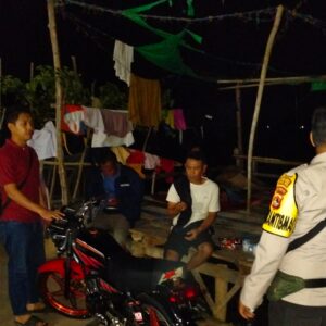 Polsek Langgudu Gelar Patroli Blue Light dan Dialogis di Titik Rawan Kamtibmas