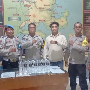 Patroli Cipkon KRYD Malam Minggu, Polsek Rasanae Timur dan Subsektor Raba Amankan Puluhan Botol Miras Oplosan
