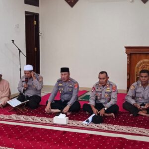 Personel Polres Bima Kota Laksanakan Kegiatan Rutin Binrohtal di Masjid Jabal Qubis