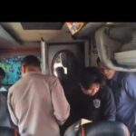 Tim Opsnal Polsek Rasbar Amankan Ratusan Botol Miras dari Bus AKAP Asal Luar Daerah